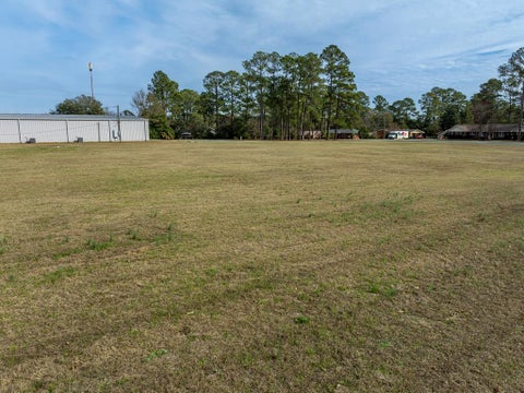 Tiny photo for 616 E Washington Ave, Ashburn, GA 31714 (MLS # 140217)