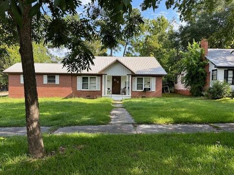 Photo of 225 SW Jessamine St, Fitzgerald, GA 31750 (MLS # 137590)