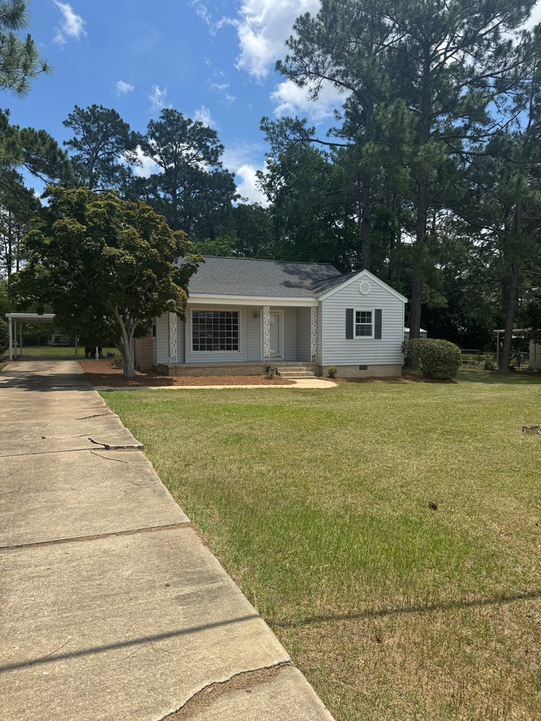 1104 N Main St