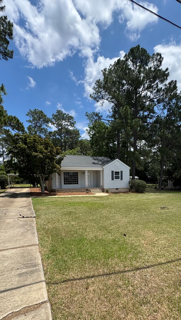 1104 N Main St