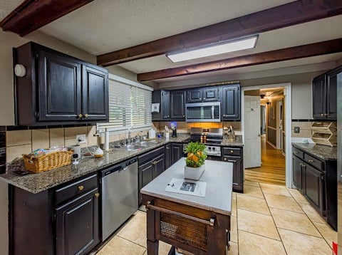 Tiny photo for 123 Donaldson ST, Tifton, GA 31793 (MLS # 142653)