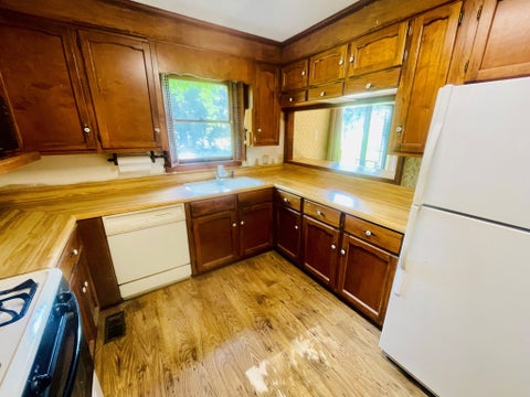 Tiny photo for 141 Whispering Way, Fitzgerald, GA 31750 (MLS # 142828)
