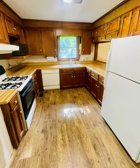 Tiny photo for 141 Whispering Way, Fitzgerald, GA 31750 (MLS # 142828)