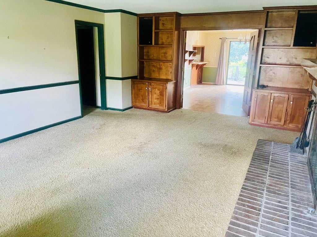 141 Whispering Way