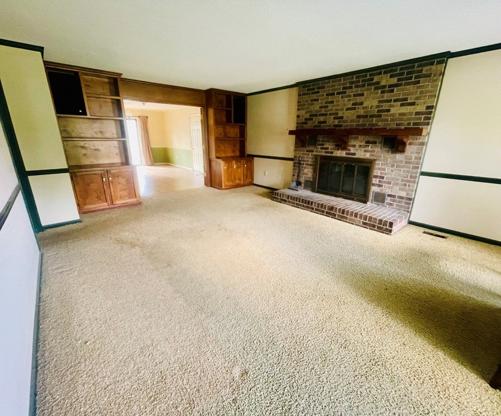 141 Whispering Way