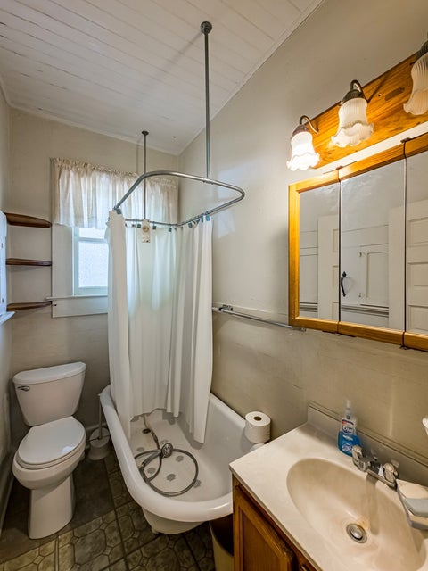 Tiny photo for 203 E Pinson St, Sylvester, GA 31791 (MLS # 142623)