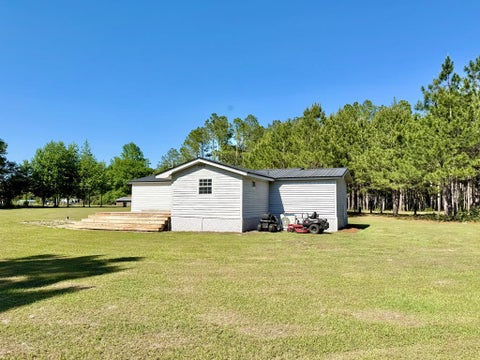 Tiny photo for 13 Ethridge Rd, Tifton, GA 31793 (MLS # 142615)