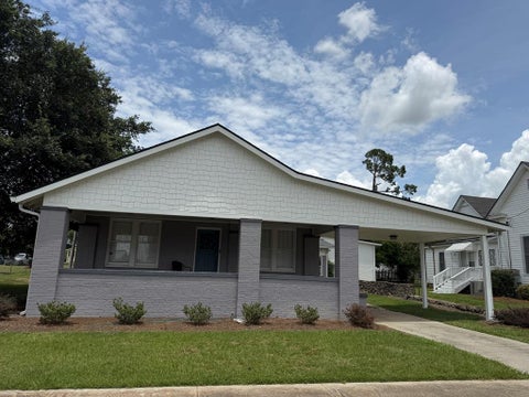 Tiny photo for 104 W Pope St, Sylvester, GA 31791 (MLS # 142876)