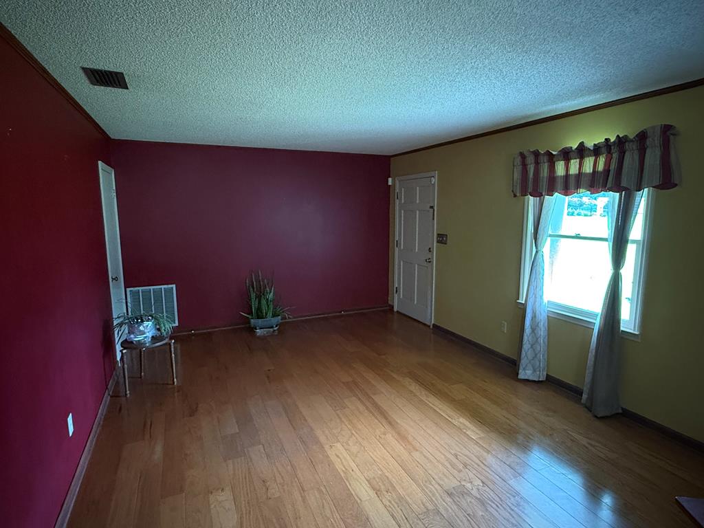 141 Turner Ave