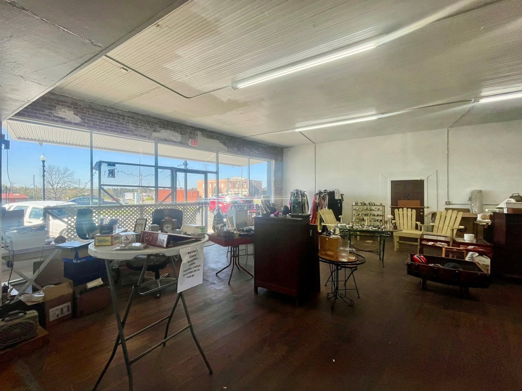 109 Front St.