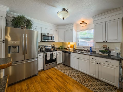Tiny photo for 2217 Lee Avenue, Tifton, GA 31794 (MLS # 142654)