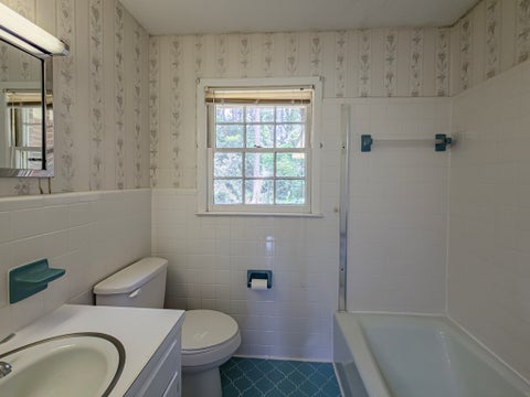 Tiny photo for 411 Haley Ave, Ashburn, GA 31714 (MLS # 142806)