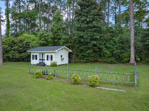 Tiny photo for 411 Haley Ave, Ashburn, GA 31714 (MLS # 142806)