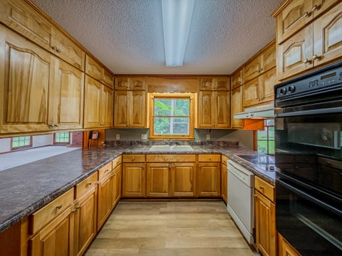 Tiny photo for 411 Haley Ave, Ashburn, GA 31714 (MLS # 142806)