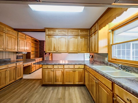 Tiny photo for 411 Haley Ave, Ashburn, GA 31714 (MLS # 142806)