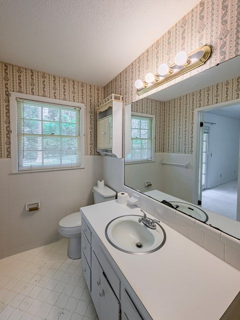 Tiny photo for 411 Haley Ave, Ashburn, GA 31714 (MLS # 142806)