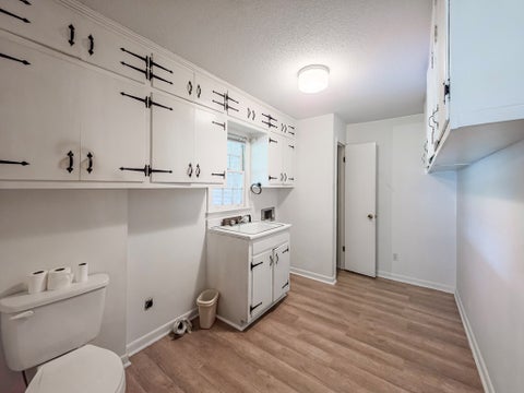 Tiny photo for 411 Haley Ave, Ashburn, GA 31714 (MLS # 142806)