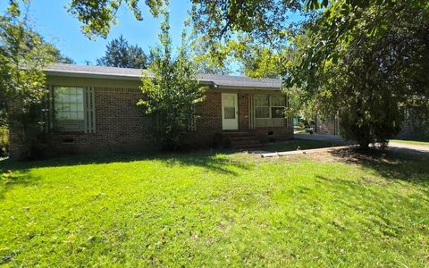 Photo of 155 Grove Avenue, Fitzgerald, GA 31750 (MLS # 138944)