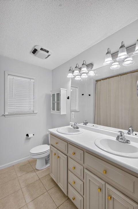 Tiny photo for 822 Danielle Way, Hahira, GA 31632 (MLS # 142944)