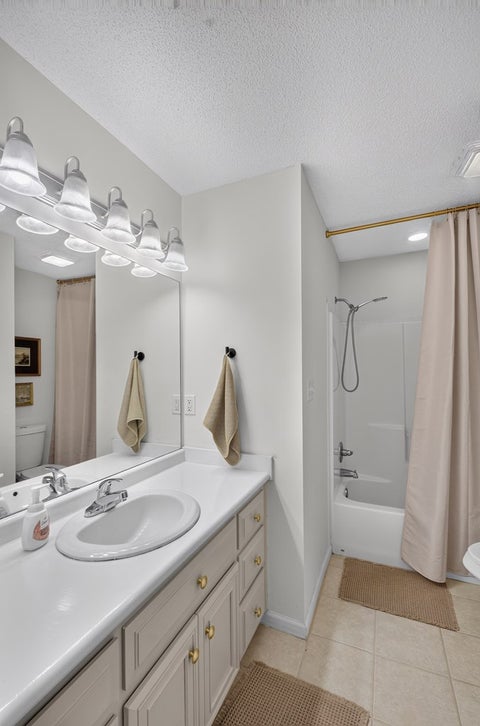 Tiny photo for 822 Danielle Way, Hahira, GA 31632 (MLS # 142944)