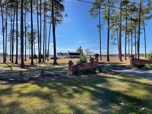 424 E Hwy 82 E/ FOR LEASE