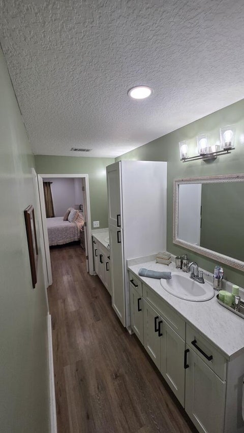 Tiny photo for 478 Ashby DR, Douglas, GA 31533 (MLS # 143106)