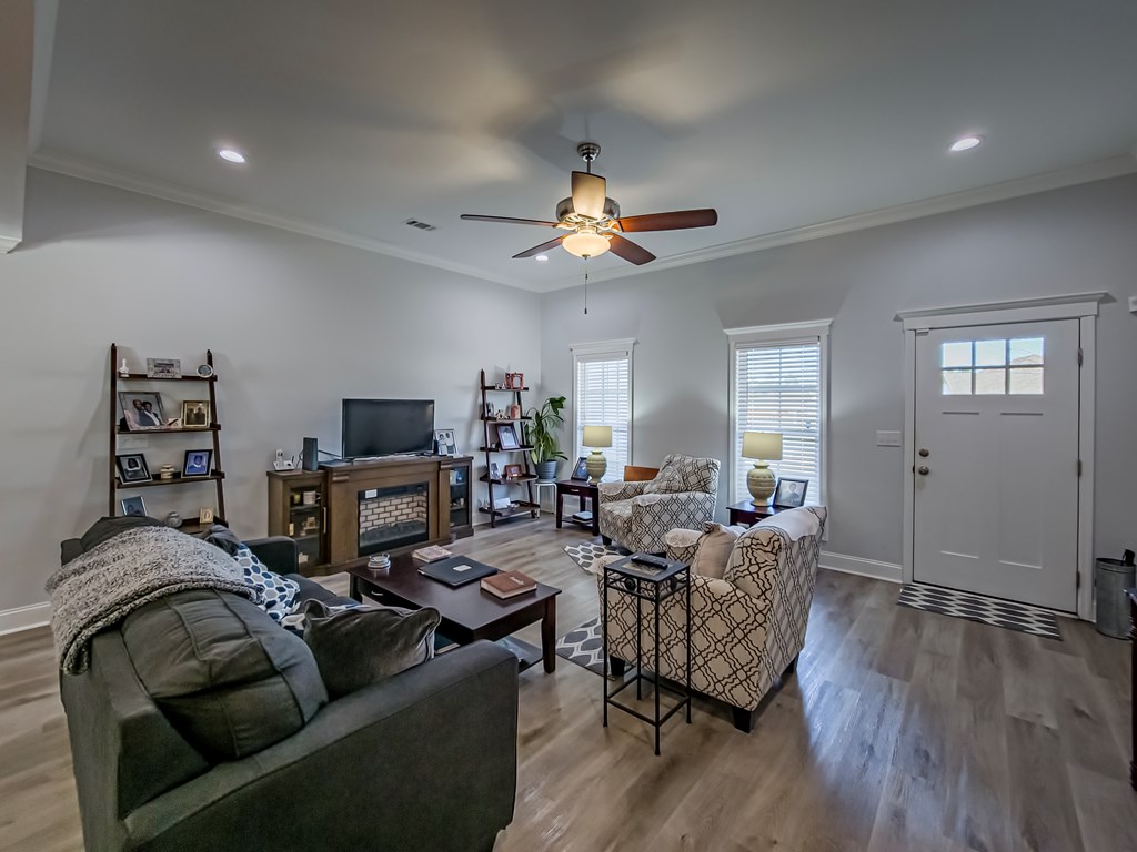 566 Osprey Cir