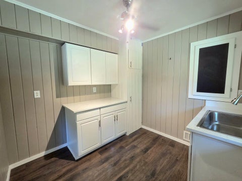 Tiny photo for 911 W Roanoke Drive Ext, Fitzgerald, GA 31750 (MLS # 143214)