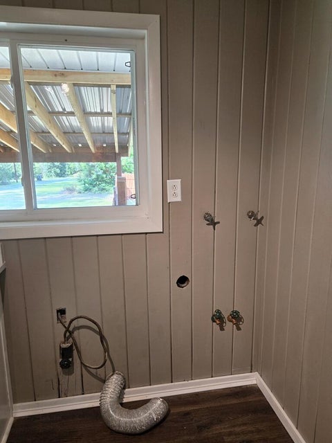 Tiny photo for 911 W Roanoke Drive Ext, Fitzgerald, GA 31750 (MLS # 143214)