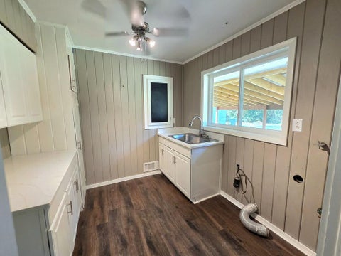 Tiny photo for 911 W Roanoke Drive Ext, Fitzgerald, GA 31750 (MLS # 143214)
