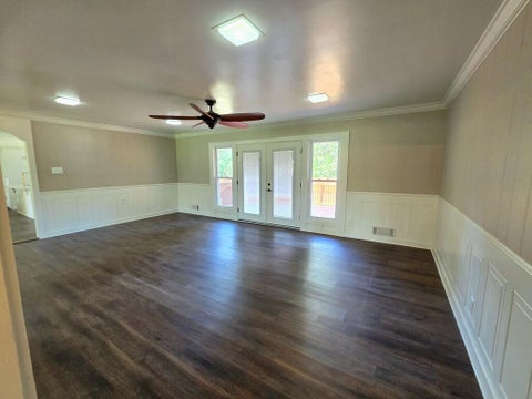 Tiny photo for 911 W Roanoke Drive Ext, Fitzgerald, GA 31750 (MLS # 143214)