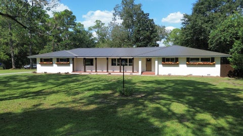 Tiny photo for 911 W Roanoke Drive Ext, Fitzgerald, GA 31750 (MLS # 143214)