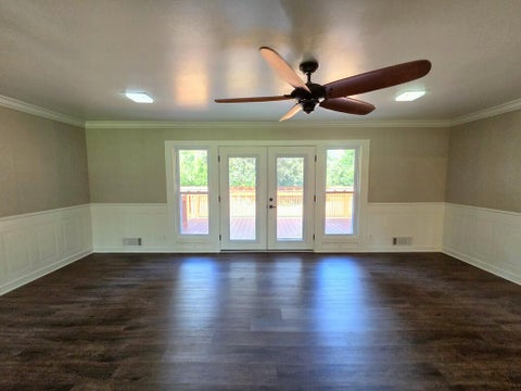 Tiny photo for 911 W Roanoke Drive Ext, Fitzgerald, GA 31750 (MLS # 143214)