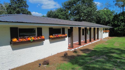 Tiny photo for 911 W Roanoke Drive Ext, Fitzgerald, GA 31750 (MLS # 143214)