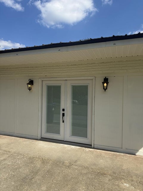Tiny photo for 911 W Roanoke Drive Ext, Fitzgerald, GA 31750 (MLS # 143214)