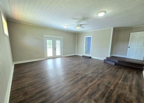 Tiny photo for 911 W Roanoke Drive Ext, Fitzgerald, GA 31750 (MLS # 143214)