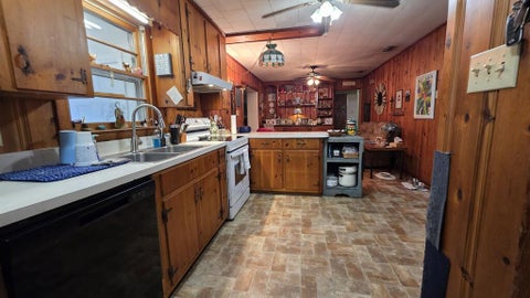 Tiny photo for 124 Third Street, Fitzgerald, GA 31750 (MLS # 143134)