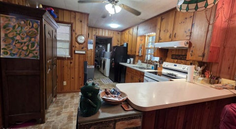 Tiny photo for 124 Third Street, Fitzgerald, GA 31750 (MLS # 143134)
