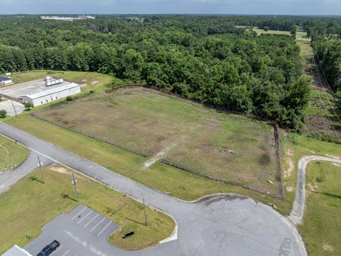 Tiny photo for 0 Union Industrial Way, Tifton, GA 31793 (MLS # 143004)