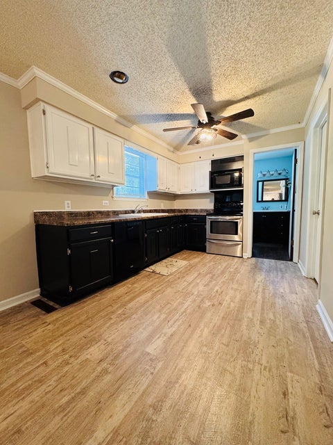 Tiny photo for 503 Lakeshore Drive, Cordele, GA 31015 (MLS # 142527)
