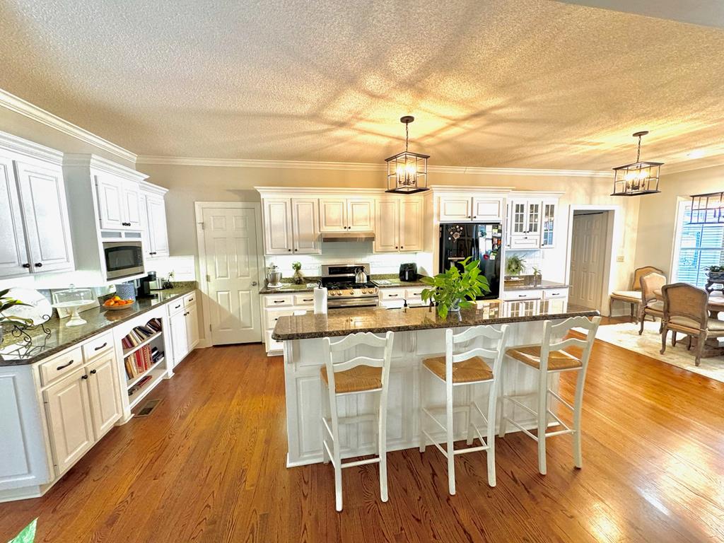11 Ridgewood Drive