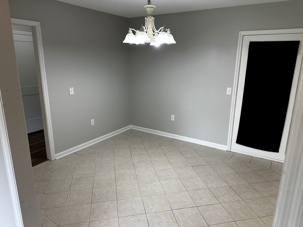 135 Carol Cir