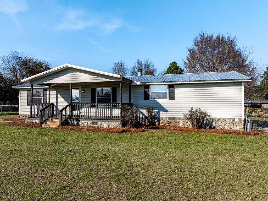 1635 E US Highway 82