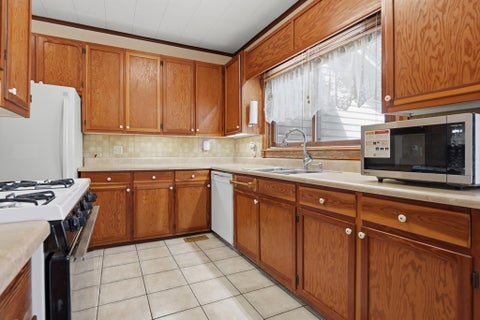 Tiny photo for 215 W Cypress Street, Fitzgerald, GA 31750 (MLS # 142873)