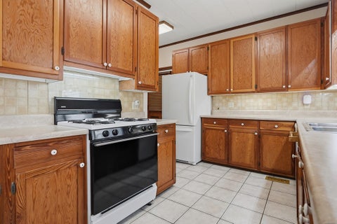 Tiny photo for 215 W Cypress Street, Fitzgerald, GA 31750 (MLS # 142873)