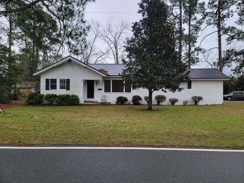 Photo of 304 E Third St, Adel, GA 31620 (MLS # 138171)