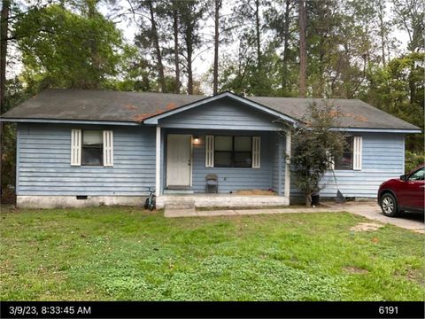 Photo of 1209 Sussex Drive, Tifton, GA 31794 (MLS # 140184)