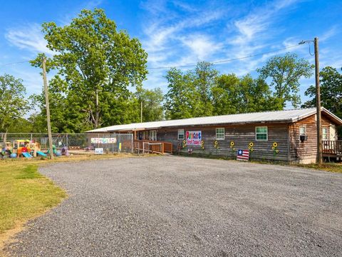 Photo of 143 Mayes Street, Fitzgerald, GA 31750 (MLS # 142584)