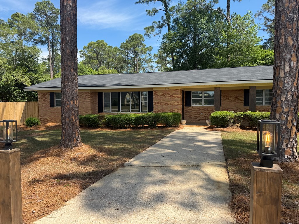 1159 W Roanoke Ext