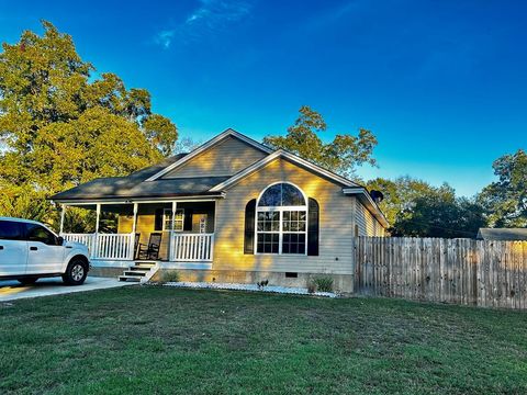 Photo of 21 Brookfield Lenox Rd, Tifton, GA 31794 (MLS # 138981) Photo of 21 Brookfield Lenox Rd, Tifton, GA 31794 (MLS # 138981)